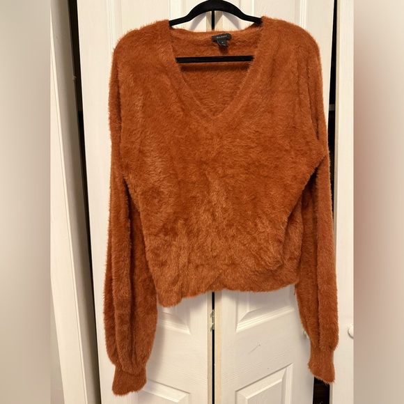 Halogen Super Soft Fuzzy V-Neck Sweater Burnt Orange Size M Like New - Picture 2 of 6